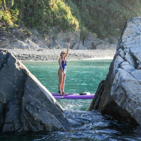 穿梭層層岩石wWoWw