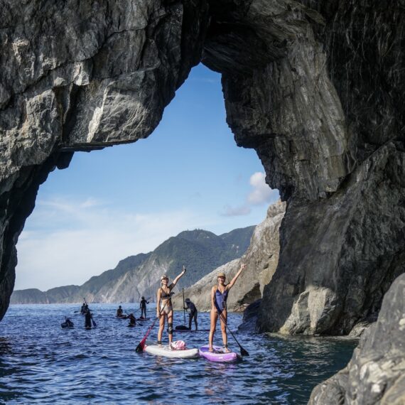 穿越烏岩角海石洞